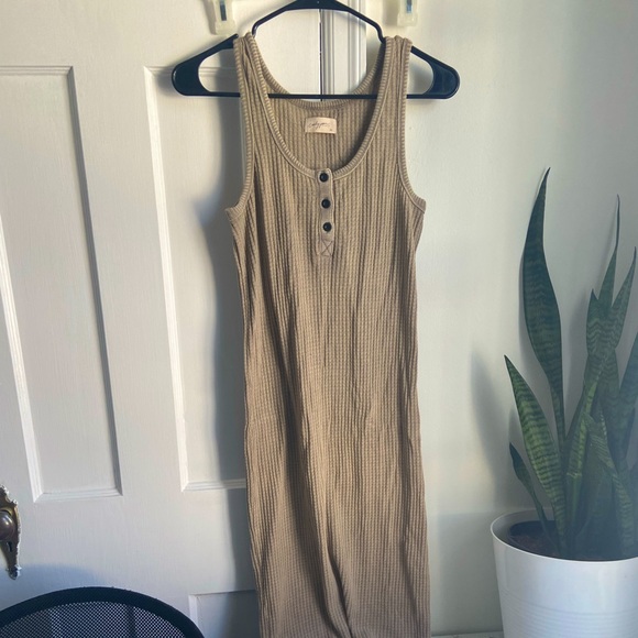 Carly Jean Los Angeles Dresses & Skirts - CJLA shin length dress, sleeveless, waffle material, XS